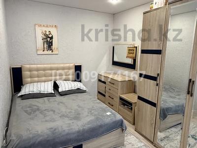 4-бөлмелі пәтер · 90.9 м² · 2/2 қабат, мкр Михайловка , Бадина 211 — Стекляшка, бағасы: 20.5 млн ₸ в Караганде, Казыбек би р-н