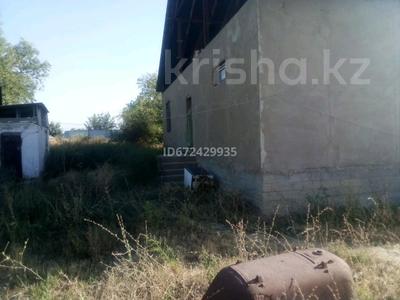 Продажа домов и дачи в Жамбылской обл.: Отдельный дом · 8 комнат · 208 м² · 16 сот., Алмабек Жумабека 18 — Жібек жолы за 25 млн 〒 Отдельный дом · 8 комнат · 208 м² · 16 сот., Алмабек Жумабека 18 — Жібек жолы за 25 млн 〒 в Кордае