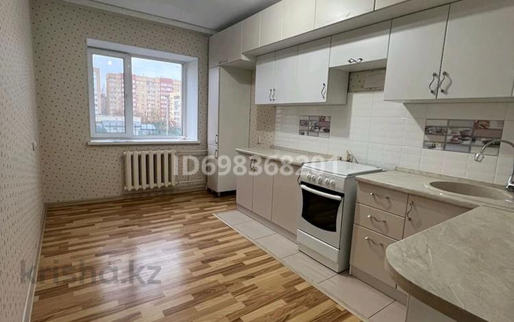 2-комнатная квартира, 55 м², 3/10 этаж, Абылай хана 49/3