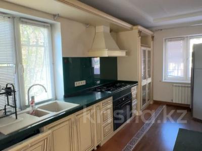 Отдельный дом · 3 комнаты · 255 м² · 6.7 сот., мкр Тау Самал, Курмет 16 за 210 млн ₸ в Алматы, Медеуский р-н
