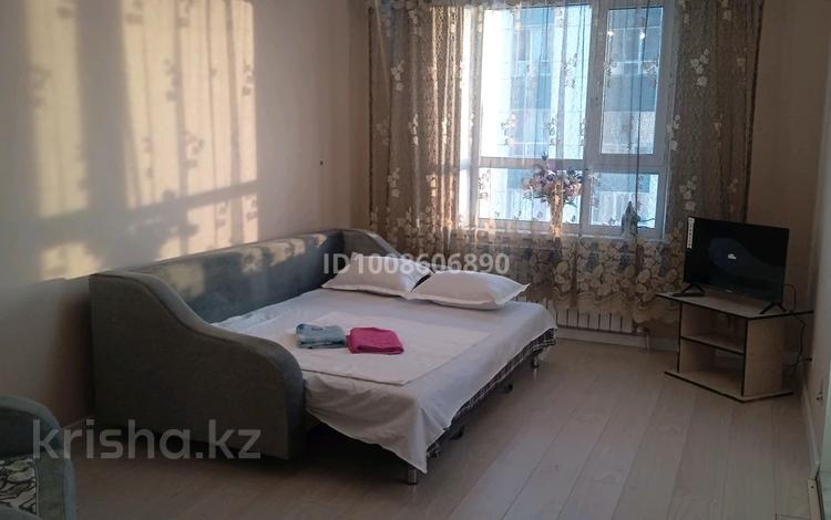 2-комнатная квартира · 46 м² · 17 этаж, А-62 1/2 — Напротив Ж/Д Вокзала "Нурлы Жол" за 15 000 ₸ в Астане, Алматы р-н — фото 2