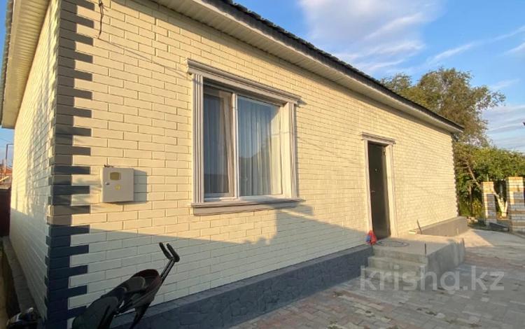 Отдельный дом · 3 комнаты · 80 м² · 3.5 сот., мкр 8, Оспанова 103 за 25 млн ₸ в Актобе — фото 3