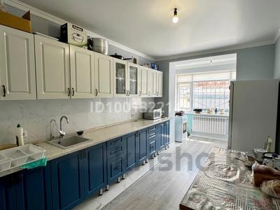 Продажа квартир в Мангистауской обл.: 2-комнатная квартира · 61.9 м² · 1/5 этаж, 18мкр 19 за 20.5 млн 〒 2-комнатная квартира · 61.9 м² · 1/5 этаж, 18мкр 19 за 20.5 млн 〒 в Актау, 18-й мкр
