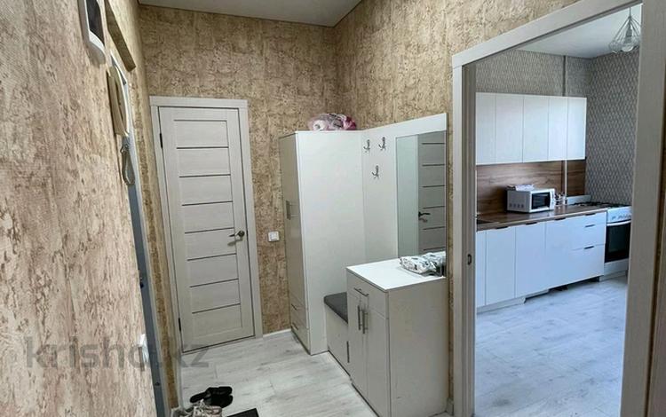 1-комнатная квартира · 41 м² · 8/9 этаж, мкр Аксай-4 28 за 180 000 ₸ в Алматы, Ауэзовский р-н — фото 2