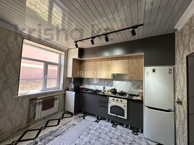 Отдельный дом · 5 комнат · 800 м² · 8 сот., мкр Наурыз 499 — Байдібек би даңғылы за 55 млн ₸ в Шымкенте, Туран р-н