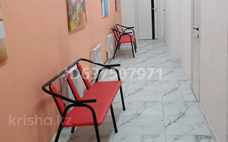 Кабинеттер және жұмыс орындары · 300 м², бағасы: 1 млн ₸ в Семее — фото 20