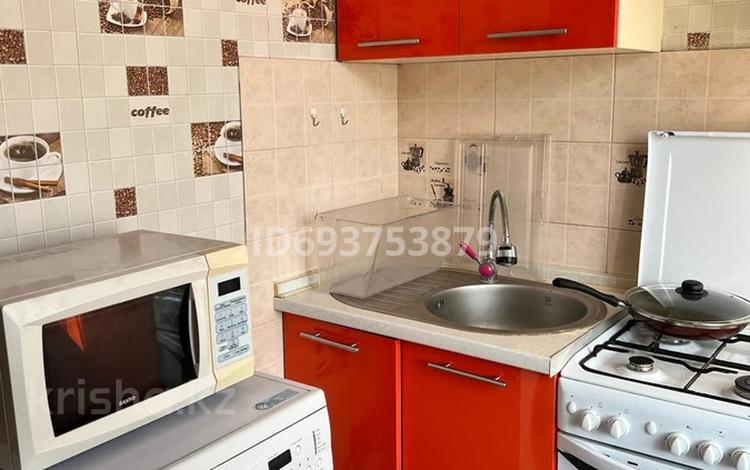 1-комнатная квартира · 37 м² · 3/5 этаж, мкр Тастак-1 за 220 000 ₸ в Алматы, Ауэзовский р-н — фото 2