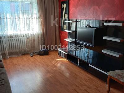2-бөлмелі пәтер · 65 м² · 5/5 қабат, Б.Момышулы 10, бағасы: 250 000 〒 в Семее