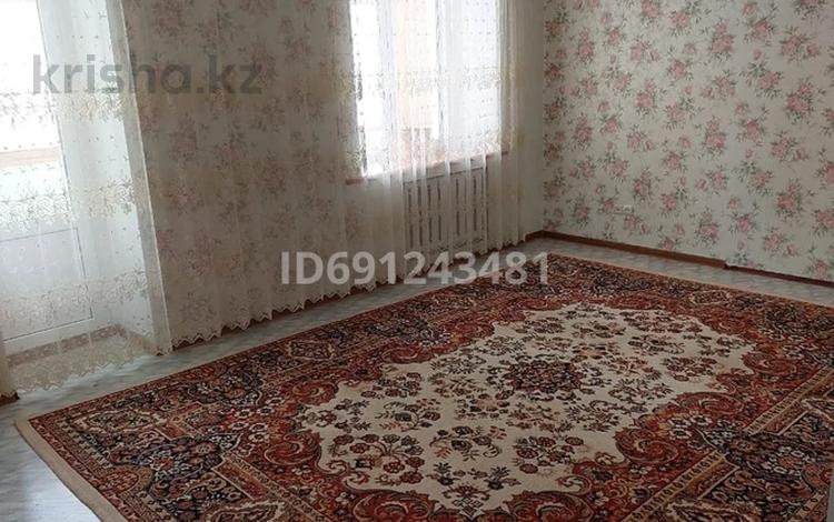 2-комнатная квартира, 60 м², 2/9 этаж помесячно, мкр 5 10 — Вечный огонь