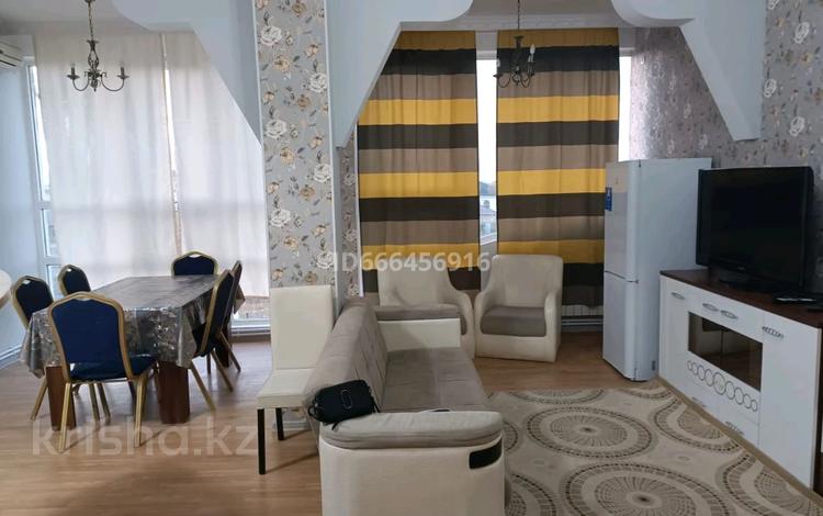 4-комнатная квартира · 150 м² · 3/7 этаж, Сатпаева 39в за 420 000 〒 в Атырау, мкр Авангард-4 — фото 13