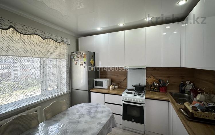 3-комнатная квартира · 65 м² · 3/5 этаж, Юность 31 за 28.5 млн ₸ в Семее — фото 2