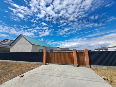 Отдельный дом · 3 комнаты · 105 м² · 10 сот., мкр Береке, Сары арка 46 за 20.8 млн 〒 в Атырау