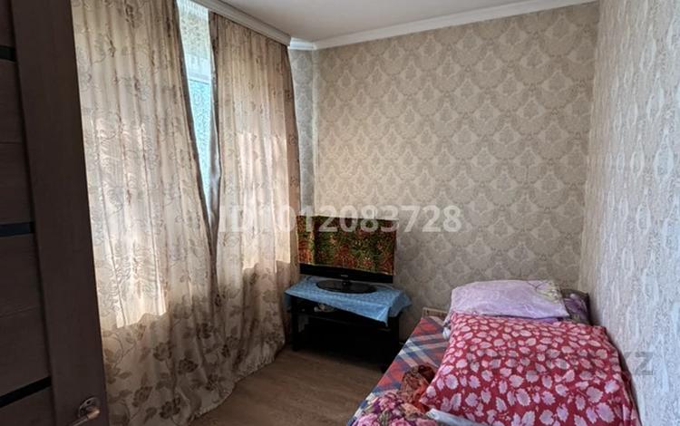 3-бөлмелі пәтер · 47 м² · 3/5 қабат, 16-й мкр. 7, бағасы: 15 млн ₸ в Караганде — фото 2