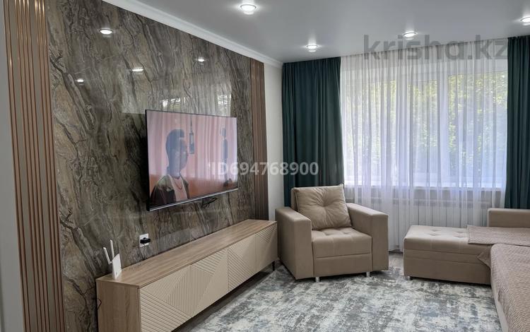 2-комнатная квартира · 50 м² · 1/5 этаж, Абая 6 за 20 000 〒 в Бурабае — фото 17