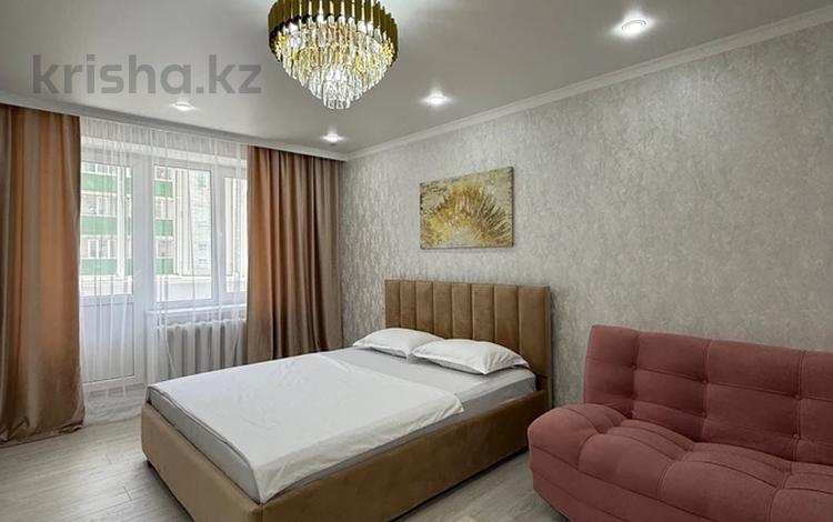 1-комнатная квартира · 53 м² · 2/5 этаж, мкр Жана Орда 12 за 16 000 ₸ в Уральске — фото 2
