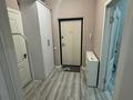 2-комнатная квартира · 50 м² · 17/22 этаж, Шахтеров 52б за 230 000 ₸ в Караганде, Казыбек би р-н — фото 3