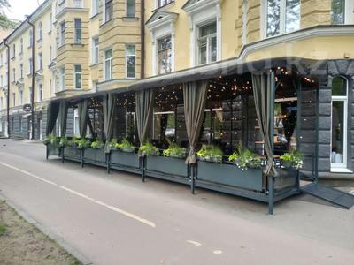 Свободное назначение, офисы, магазины и бутики, общепит, салоны красоты, бани, гостиницы и зоны отдыха, медцентры и аптеки, образование, развлечения · 698 м² за 750 млн ₸ в Алматы, Алмалинский р-н