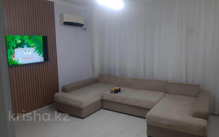 2-комнатная квартира · 54 м² · 1/5 этаж, 16-й мкр 18 за 140 000 ₸ в Актау — фото 2