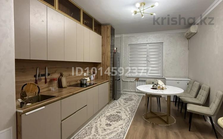 3-комнатная квартира · 98 м² · 4/16 этаж, мкр. Алмагуль, алмагүл за 33.5 млн ₸ в Атырау — фото 2