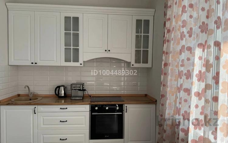 1-бөлмелі пәтер · 53 м² · 3/5 қабат, Алихан Бокейхан 27, бағасы: 300 000 ₸ в Астане, Есильский р-н — фото 2