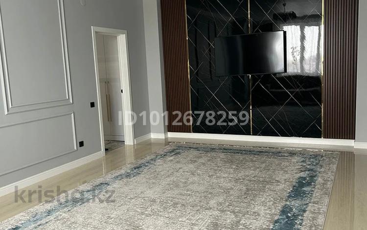 2-бөлмелі пәтер · 76 м² · 6/9 қабат, мкр Нурсая, Абулхайыр хана 74-5, бағасы: 320 000 ₸ в Атырау — фото 2
