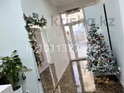 Салоны красоты · 300 м² за 129 млн 〒 в Актау, 16-й мкр 