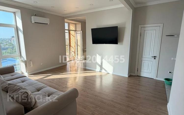 3-бөлмелі пәтер · 90 м² · 10/10 қабат, Просп. Строителей 33/4, бағасы: 48.5 млн ₸ в Караганде — фото 2