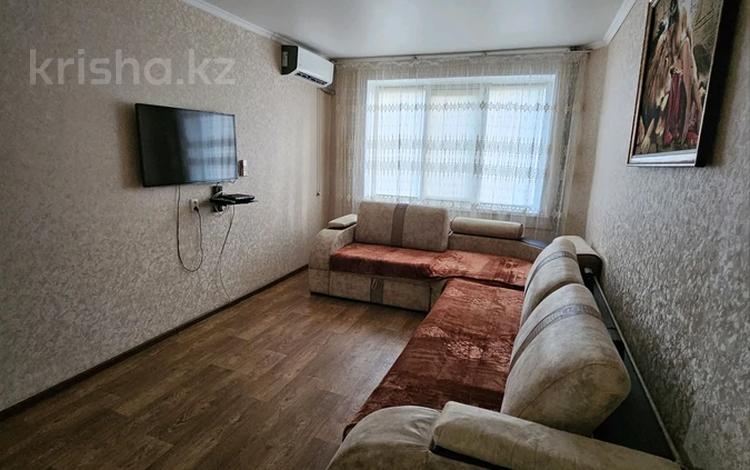 2-бөлмелі пәтер · 55 м² · 4/5 қабат, Қонаев ш/а. 6, бағасы: 160 000 ₸ в Уральске, мкр Кунаева — фото 2
