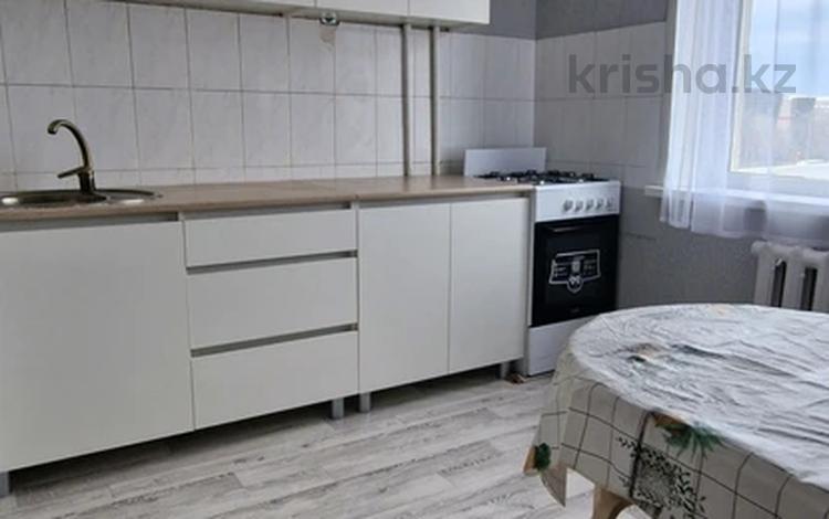 2-бөлмелі пәтер · 50 м² · 4/9 қабат, 4мкр 10, бағасы: 140 000 ₸ в Уральске — фото 2