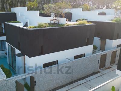 Отдельный дом · 2 комнаты · 237 м² · 1.51 сот., Чернгталай за ~ 220.3 млн 〒 в Пхукете