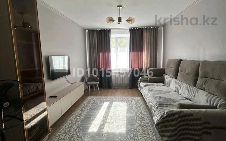 2-бөлмелі пәтер · 50 м² · 1/12 қабат, 15 микрорайон 22 — площадь М. Ауезова, бағасы: 25 млн ₸ в Семее — фото 2