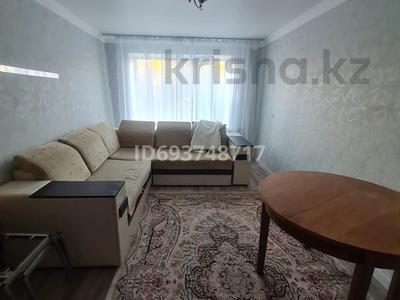 2-комнатная квартира, 49 м², 2/5 этаж помесячно, мкр Михайловка , Аманжолова 23 за 190 000 〒 в Караганде, Казыбек би р-н