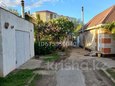 Жеке үй · 10 бөлме · 190 м² · 12 жүзд., Ескі қала, Жиенбаева 11А, бағасы: 16.5 млн ₸ в Актобе, Старый город