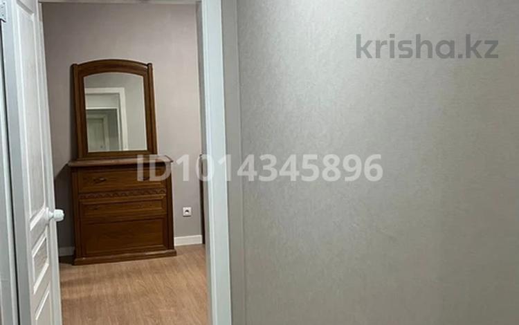 3-комнатная квартира · 90 м² · 9/9 этаж, мкр Аккент 39 за 300 000 ₸ в Алматы, Алатауский р-н — фото 2