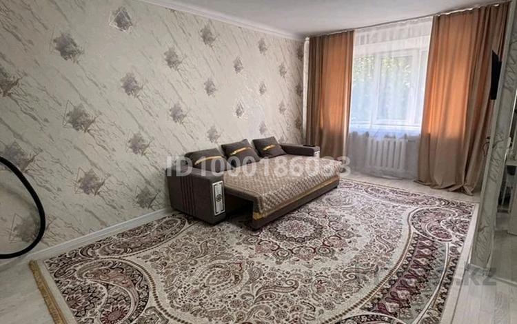 2-комнатная квартира · 60 м² · 3/5 этаж, Шакарима 35 за 15 000 ₸ в Семее — фото 8