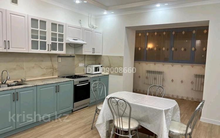2-комнатная квартира · 100 м² · 2/9 этаж, мкр. Алтын орда 21в — Теннисный корт ACE за 220 000 ₸ в Актобе — фото 2