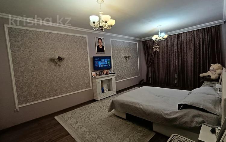 1-комнатная квартира · 53 м² · 6/9 этаж, мкр Аксай-4 за 32.5 млн ₸ в Алматы, Ауэзовский р-н — фото 2