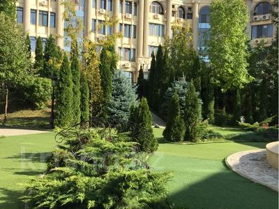 4-комнатная квартира · 280 м² · 2/5 этаж, Брусиловского за 240 млн 〒 в Петропавловске