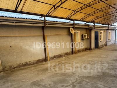 Отдельный дом · 5 комнат · 200 м², мкр Центральный, Жамбыл 76 — Бейимбет Майлина за 180 000 〒 в Атырау