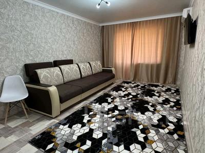 2-комнатная квартира · 45 м² · 5/5 этаж, Казыбек би 103 — Абая за 230 000 〒 в Таразе