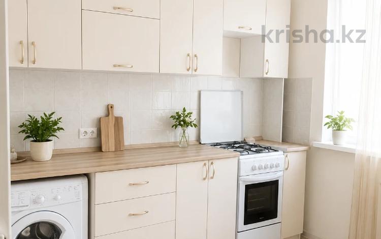 1-бөлмелі пәтер · 40 м² · 2/5 қабат, мкр Саялы 115 — Золотой Этаж!, бағасы: 23.5 млн ₸ в Алматы, Алатауский р-н — фото 2
