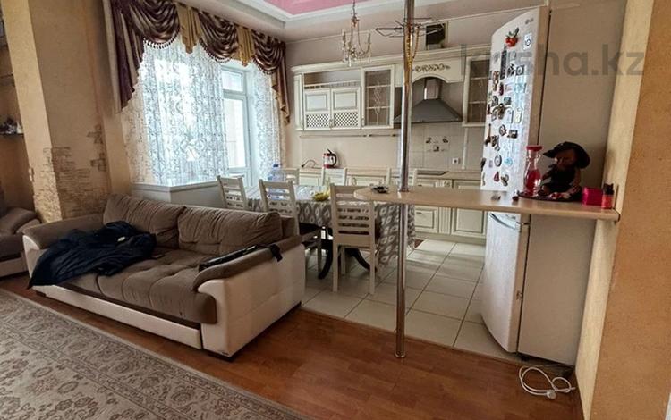 3-комнатная квартира, 120 м², 3/12 этаж помесячно, Сарыарка 15 — Абая