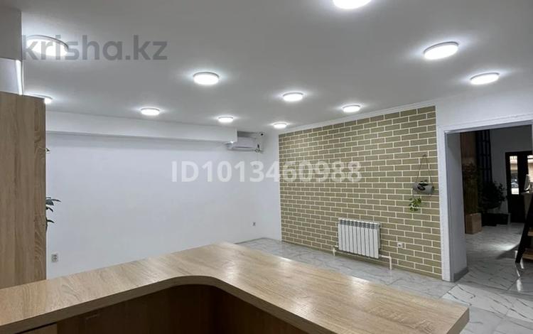 Свободное назначение · 120 м² за 1.1 млн ₸ в Атырау, мкр Авангард-3 — фото 2