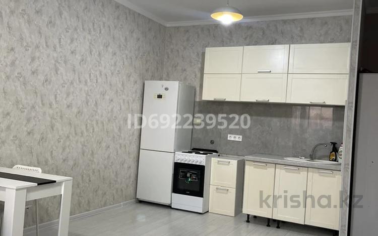 1-комнатная квартира · 43 м² · 11/12 этаж, Чингиз Айтматов 60 за 220 000 ₸ в Астане, Есильский р-н — фото 2
