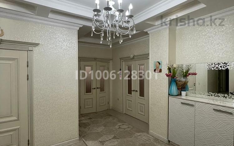 4-комнатная квартира · 140 м² · 2/7 этаж, 32Б мкр 18 за 54 млн ₸ в Актау — фото 6