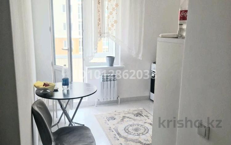 1-комнатная квартира · 37 м² · 4/9 этаж, Райымбек батыра за 190 000 ₸ в  — фото 2