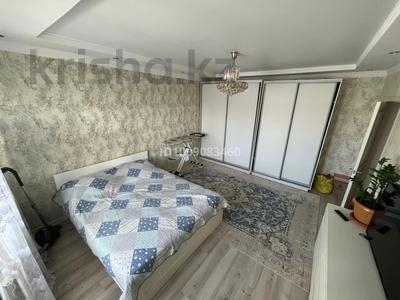 3-бөлмелі пәтер · 90 м² · 5/5 қабат, мкр 4, Мкр 5, Кадыр Мырза Али 8, бағасы: 35 млн ₸ в Уральске