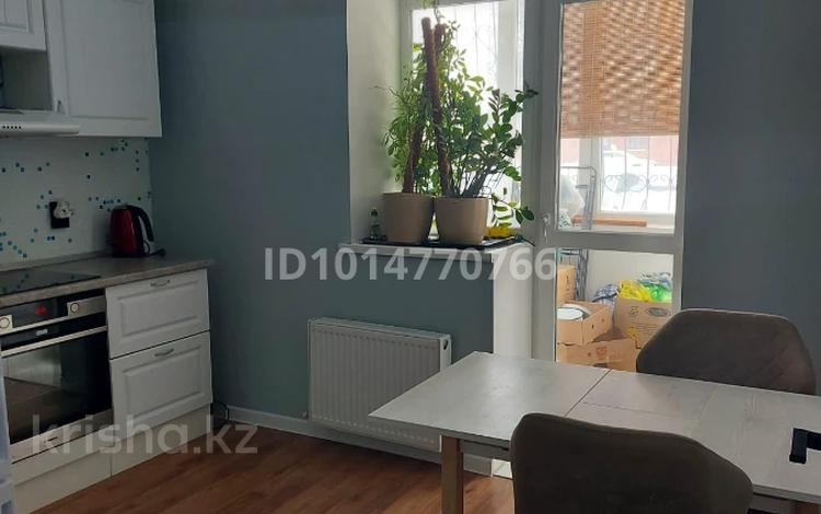 2-комнатная квартира · 52 м² · 1/9 этаж, Толе би 12/1 — улица Улы Дала за 290 000 ₸ в Астане, Есильский р-н — фото 2