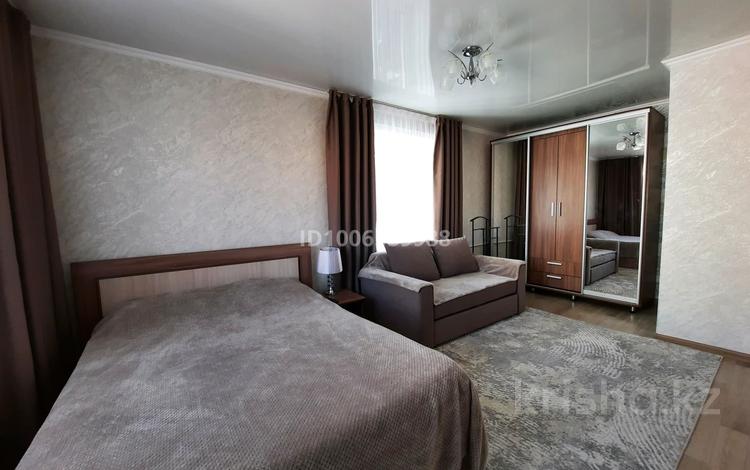 1-комнатная квартира · 40 м² · 4/5 этаж, Интернациональная 30 — Угол ул.Назарбаева/ул.Жумабаева , р-н "Берёзка" за 14 000 ₸ в Петропавловске — фото 2