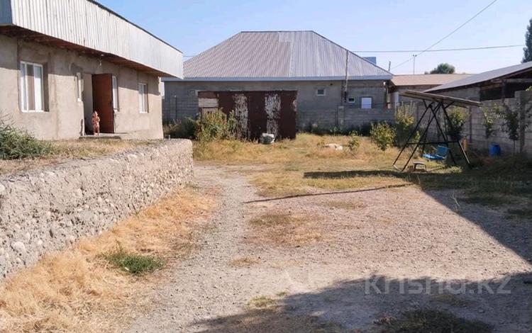 Отдельный дом · 3 комнаты · 70 м² · 8 сот., мкр Арай-2, Домалак Ана 127 за 31 млн ₸ в Таразе — фото 2